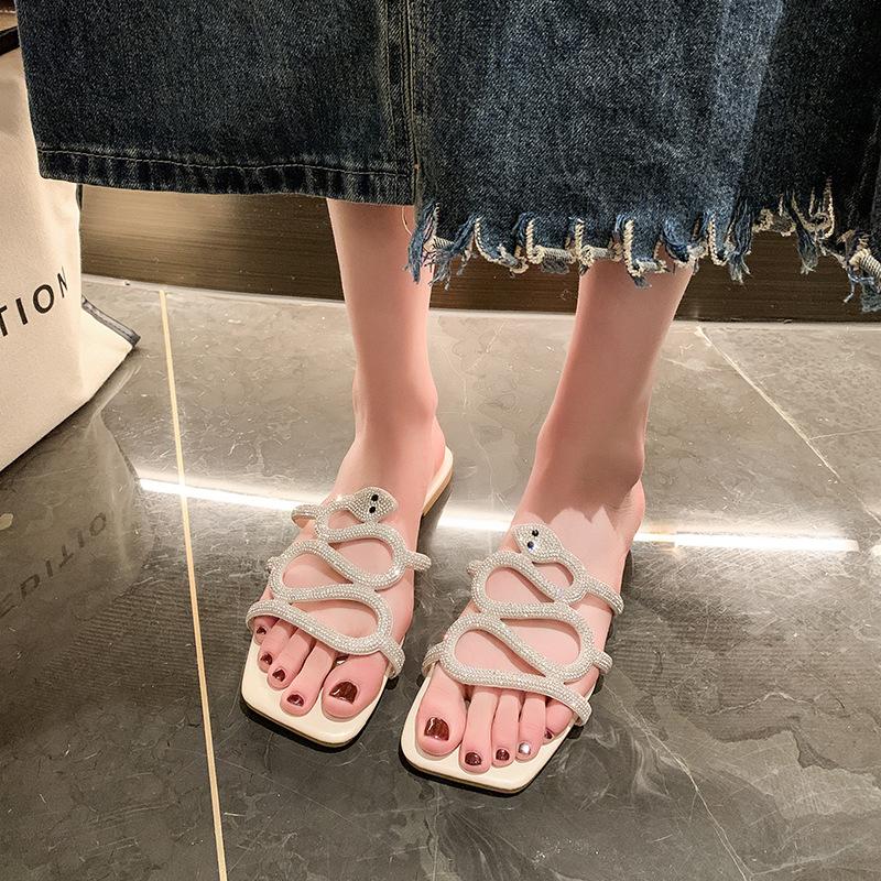 Slippers New Large Size Slippers Women's Rhinestone Flat Sandals Wear One Word Square Head Sandals