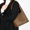 Fashion versatile soft leather large capacity bucket bag 2025 new trend Internet celebrity commuter bag women's armpit bag