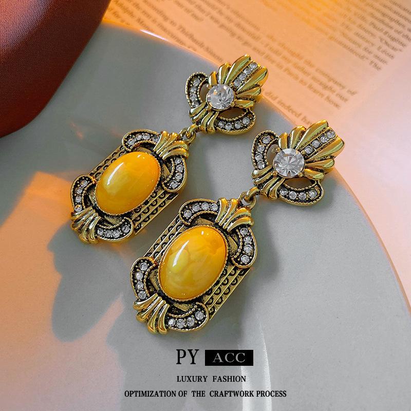 Medieval Vintage Rhombus Flower Earrings Retro Light Luxury High-end Earrings Niche Court Style Earrings