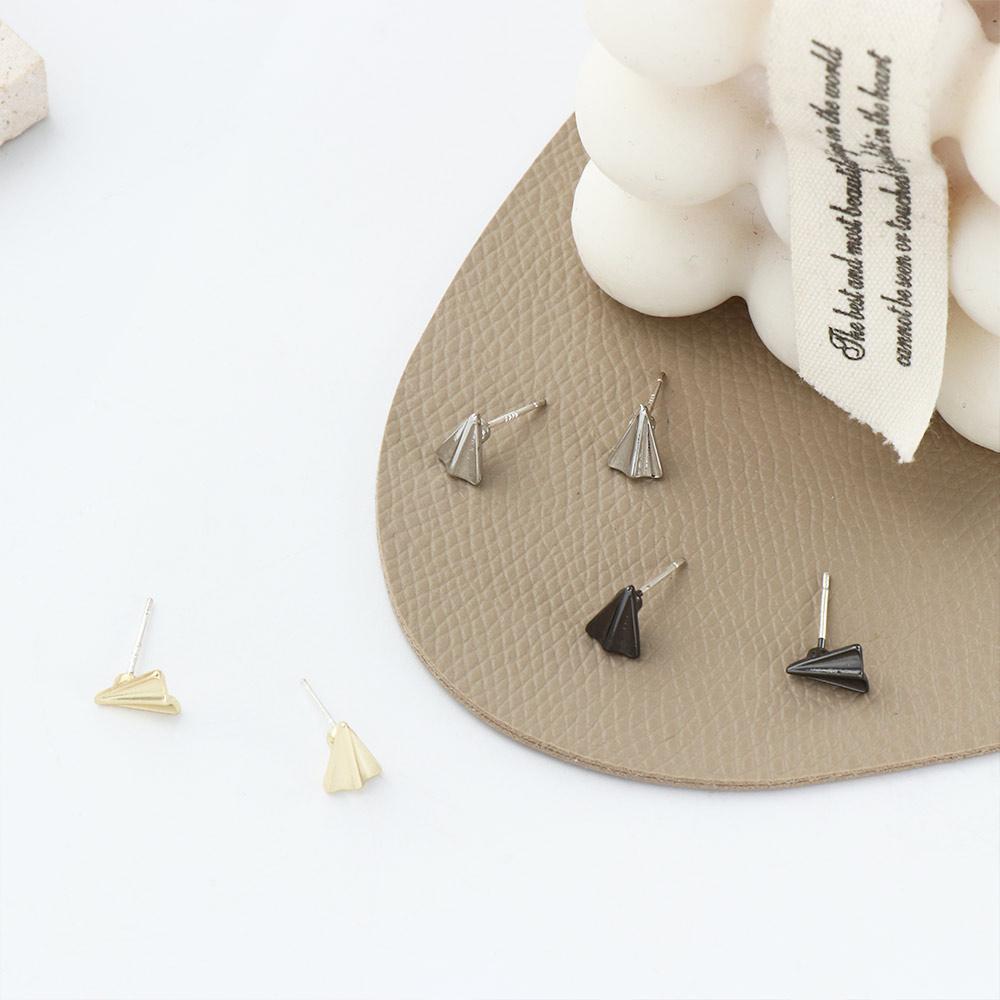

Zinc Zinc Alloy Solid Color Simple Party Fashion Design Paper Airplane Women Stud Earrings Korean Earrings золотой