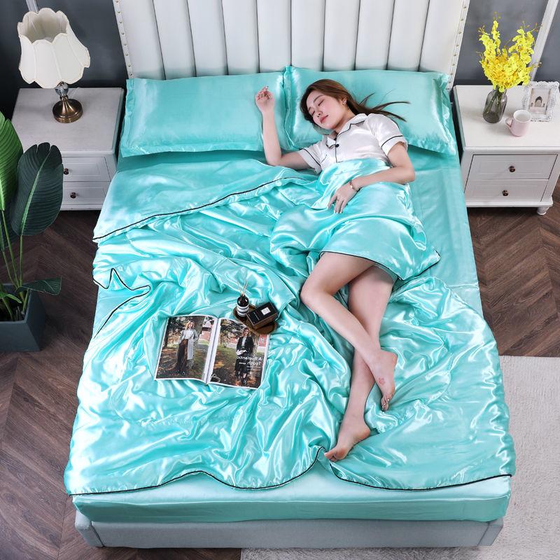Luxury Summer Quilts Soft Emulation Silky Satin Quilted Quilt Machine Washable Air-conditioning Comforter Bedspread Thin Blanket