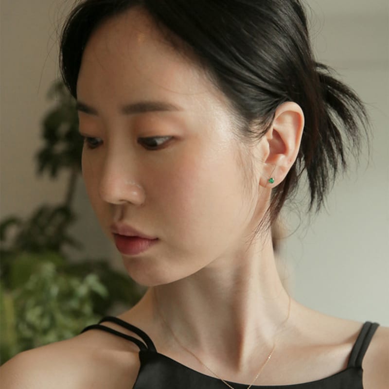 modernlike 14k green cubic zirconia earrings