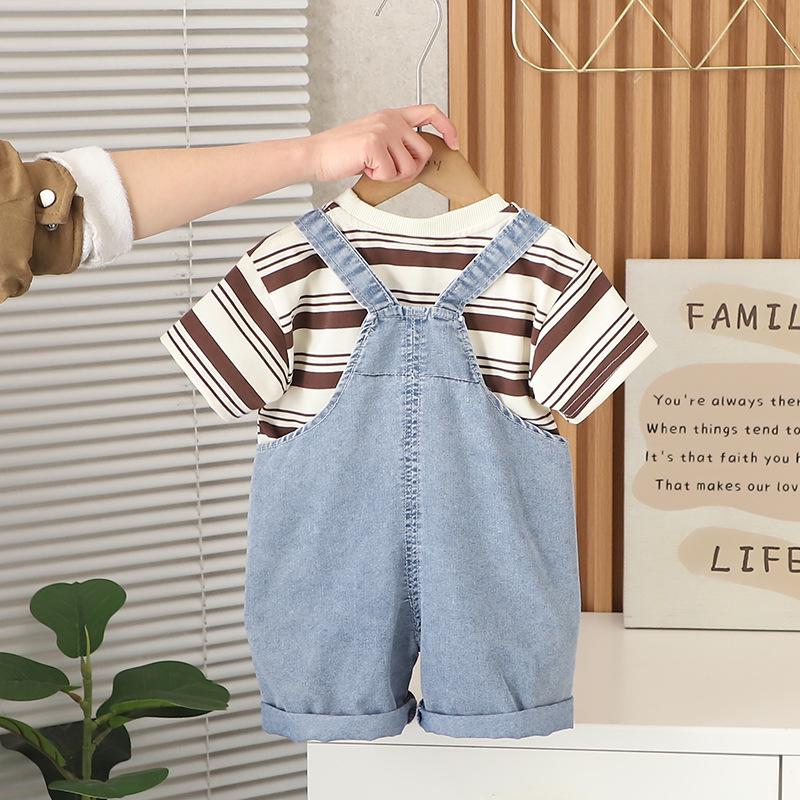 2025 Boys' Summer Two-Piece Car Outfit: Short-Sleeved Top & Shorts