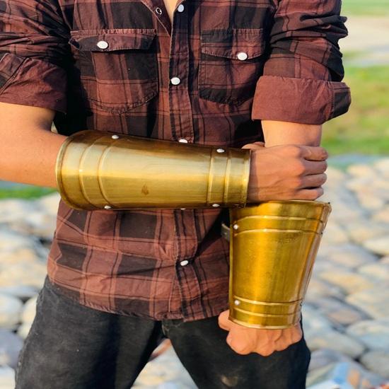 Golden Elbow Set Medieval Hand Protector Knight Eblow Set Cosplay Arm Set 18g Mild Steel Best Gift