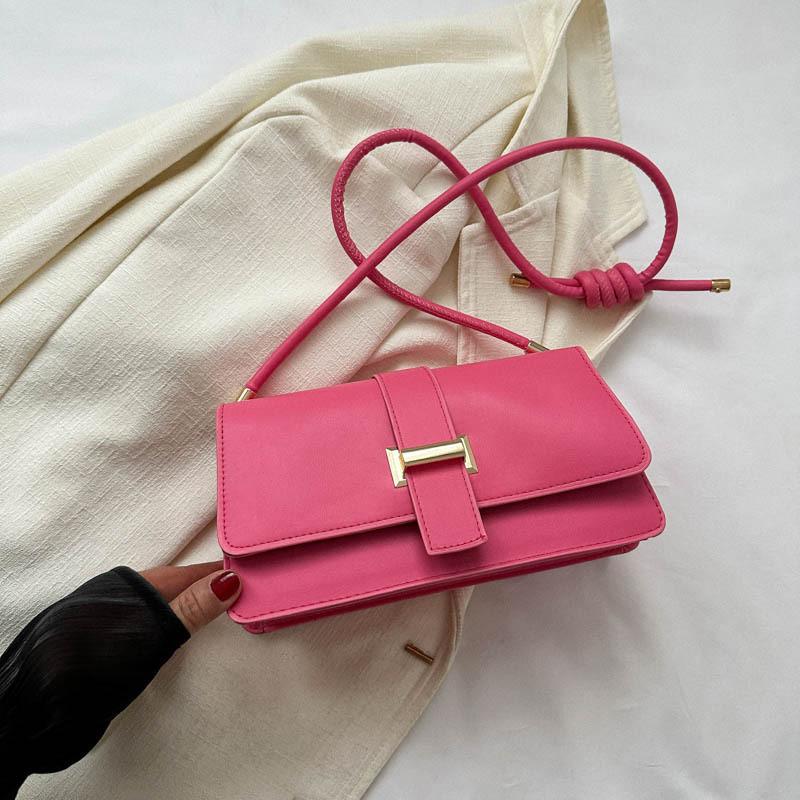 

Trendy Chic Mid Size Square Handbag For Women With Soft Pu Material For Everyday Use троянди рожеві кольору