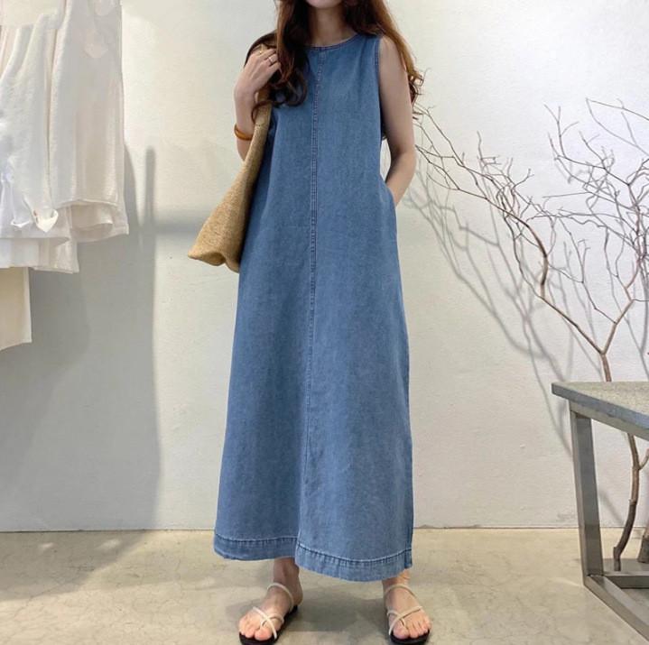 Bohemian Denim Dress With Pockets And Loose Fit For Casual Spring Wear