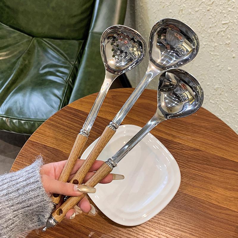 Stainless Steel Wooden Handle Soup Spoon Strainer Spoon Household Pot Spoon Ladle Spoon Colander Spoon Oil Filter Spoon