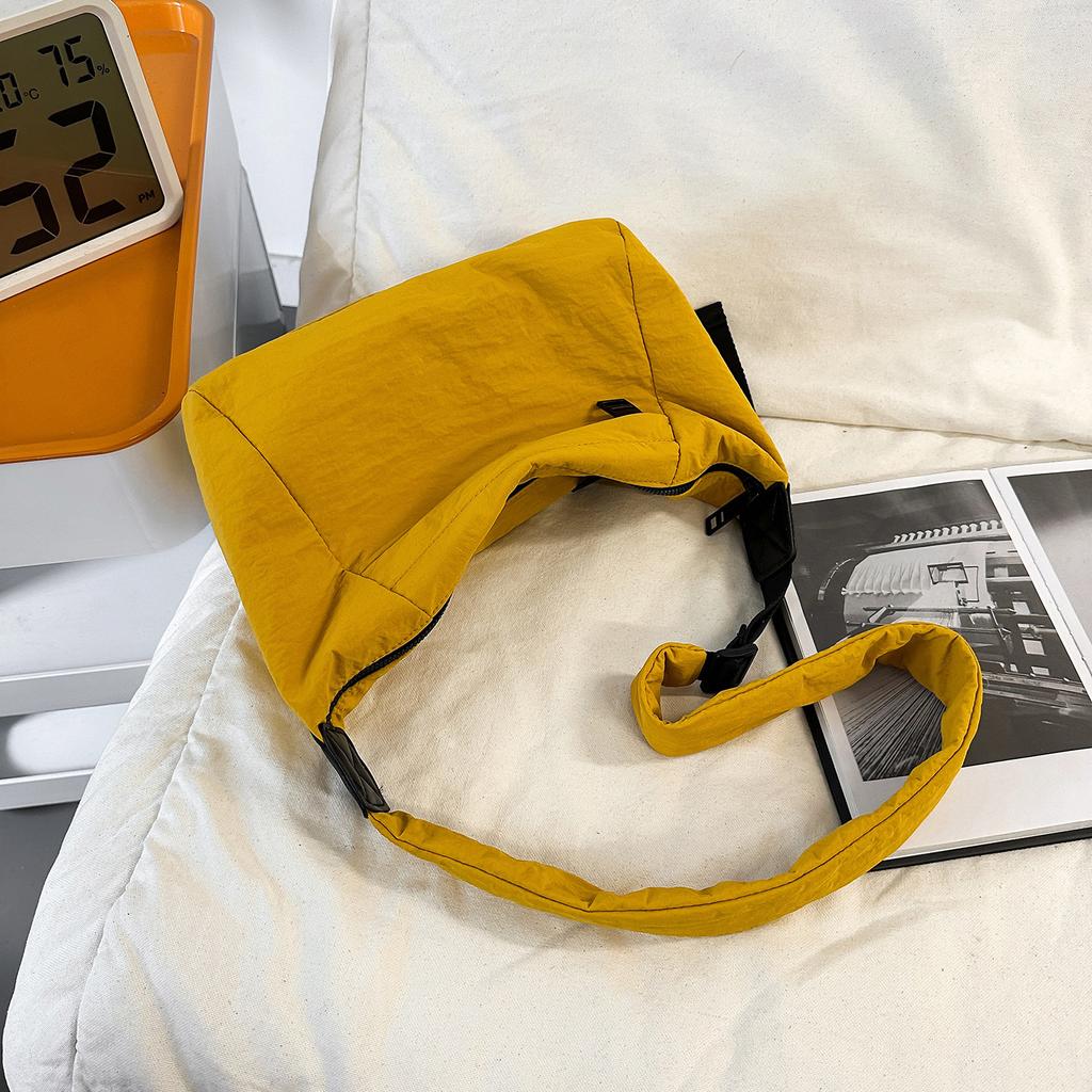 Solid Color Dumpling Bag Women'S Sports And Leisure Messenger Bag Anti-Splashing Slack Shoulder Bag Lazy Wind Messenger Bag Men