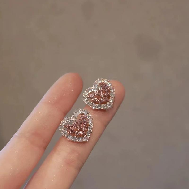 High-end and Elegant Heart-shaped Earrings with Pink Ear Studs As Accessories