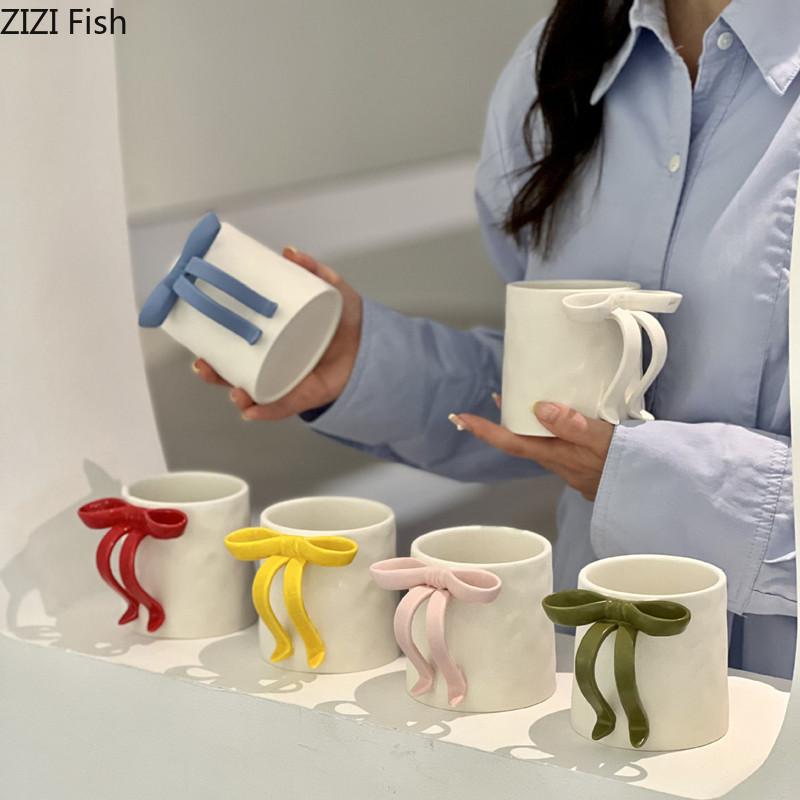 Becher mit Schleifengriff, kreativer Keramik-Wasserbecher, Frühstücks-/Milchbecher für Paare, Büro-Nachmittagstee, Latte-/Kaffeetasse, Trinkutensilien