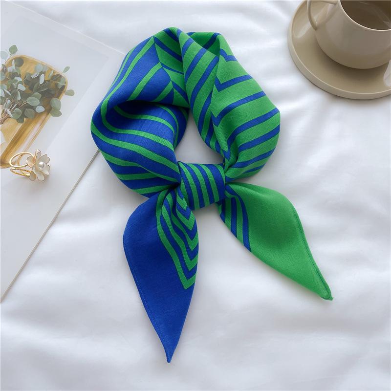 Mode Vierkante Sjaal voor Vrouwen Haarband Zachte Neckerchief Vintage Hijab Streep Print Hoofddoek Vrouwelijke Pashmina Bandana 68x68cm blue