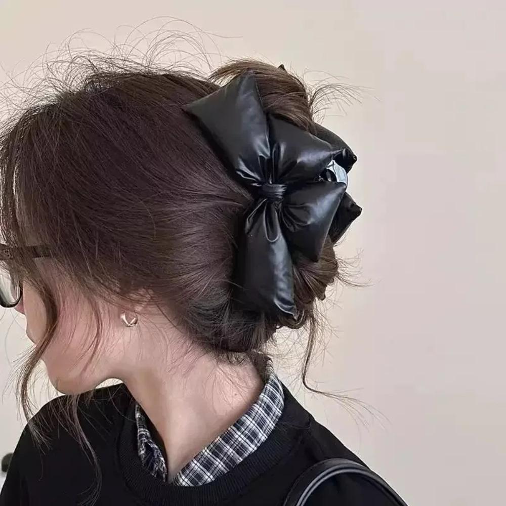 1PC Claw Clip PU Leather Bow Hair Clip Black 3D Design Hair Claw Clip Premium Feel Stylish Girls Kids Hair Accessories for Women