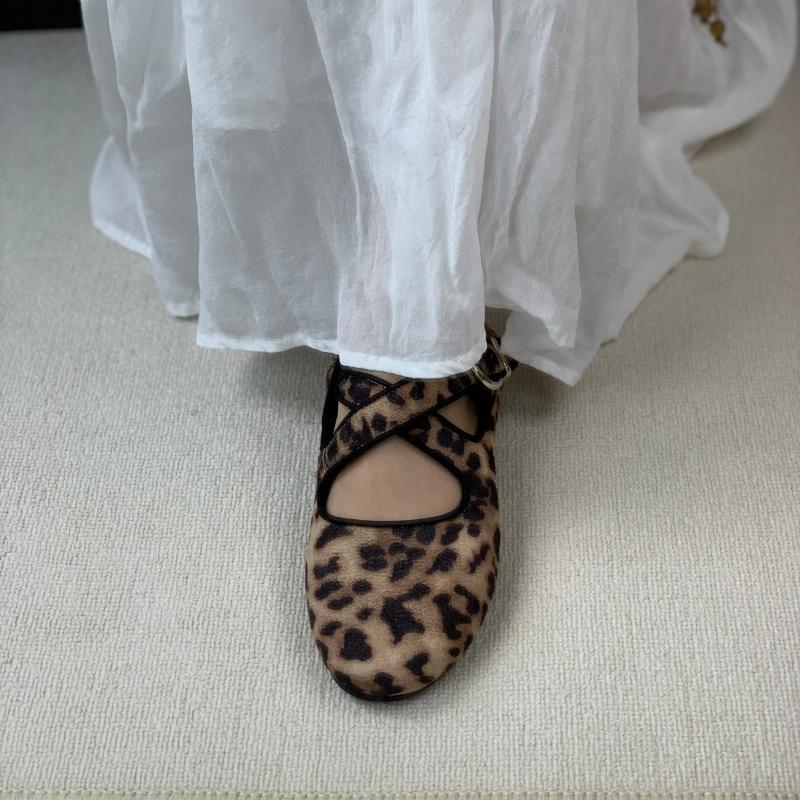 Fashion 2025 NEW Flats Women Leopard Shoes Fashion New Designer Shoes Summer Casual Sandals 2025 Walking Dress Cozy Shoes
