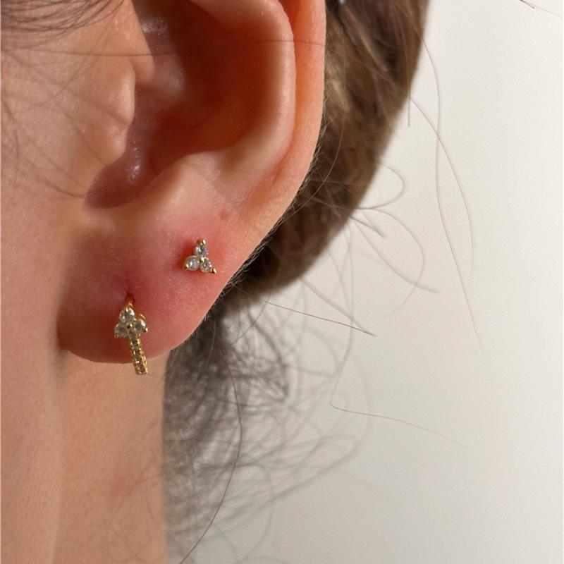 Elegant Shiny Zirconia Stud Earrings for Women - Stylish, Simple, Temperamental, and Trendy Ear Jewelry