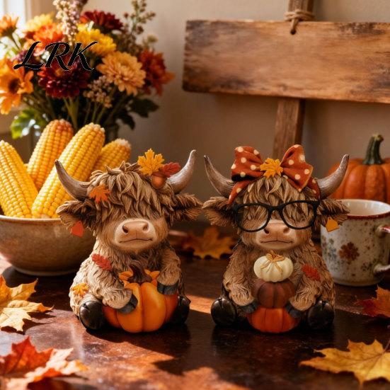 Woodcraft Fall Decor 2PCS Autumn Highland Cow Ornament, Thanksgiving Day Theme Wooden Decoration, with Figurines Exquisite Details Figurine, for Home
