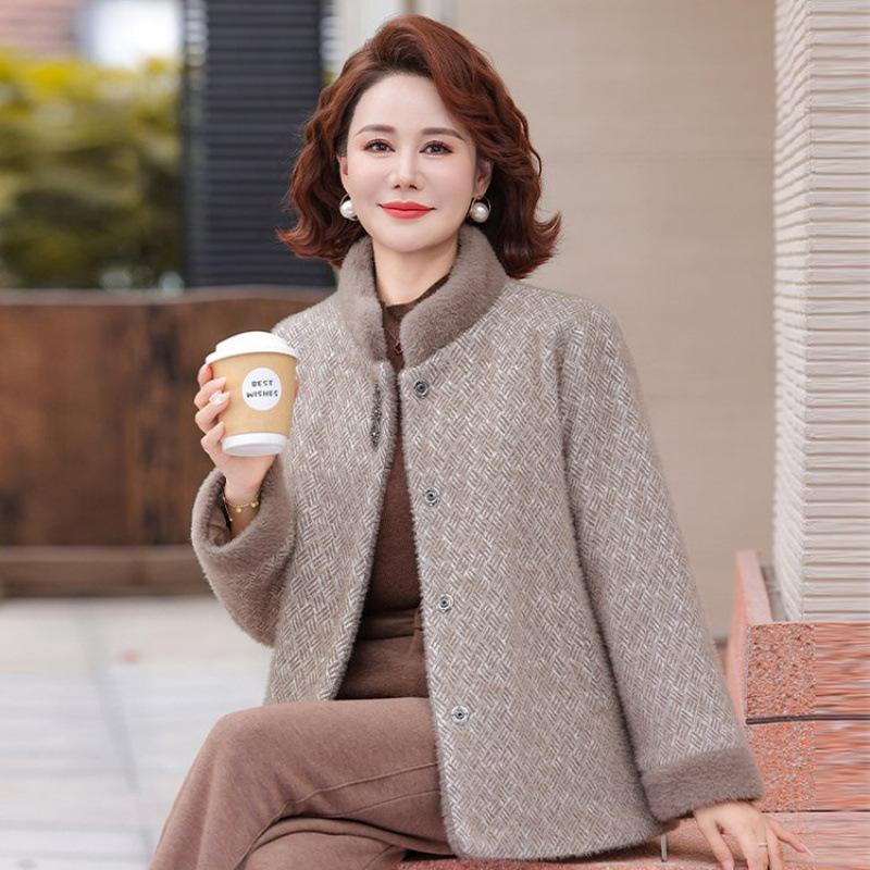 New noble and high-grade thickened mink women's clothing winter warm woolen jacket cardigan