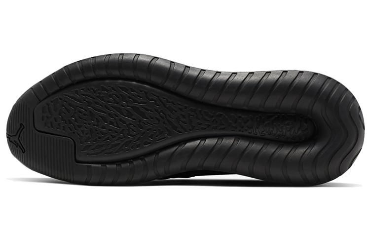 Jordan Air Latitude 720 Triple Black Women's AV5187-001