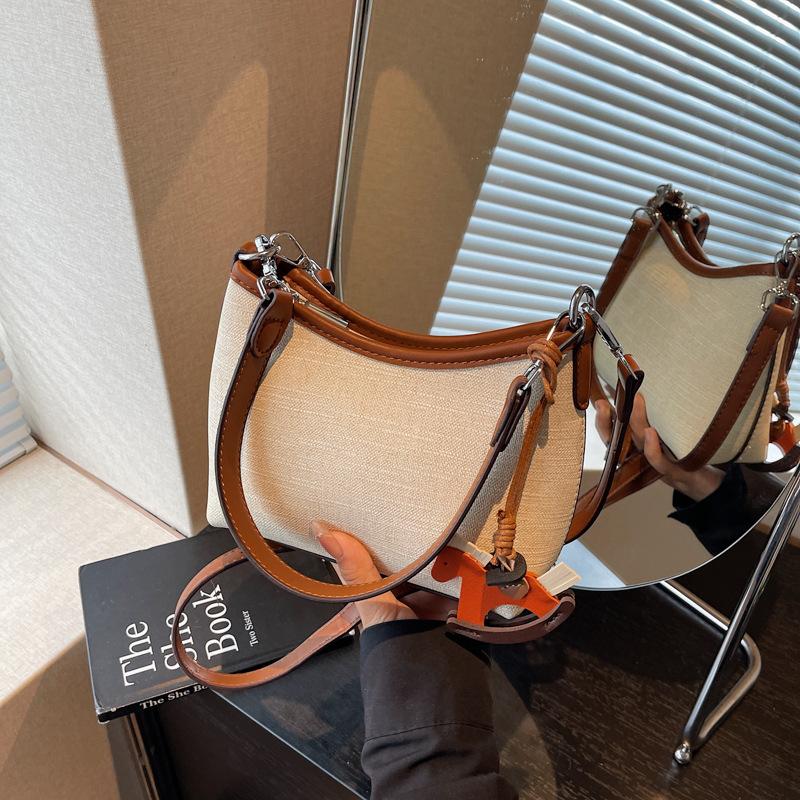 Exquisite Small Bag Women's New Fashionable Versatile Shoulder Messenger Bag Summer Portable Small Bag