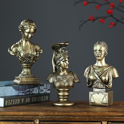 Bytové dekorácie – Sošky