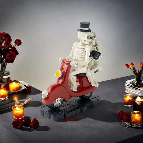 Skeleton Couple Figurine Resin Skeleton Couple Riding Motorcycle Sculpture Gothic Skeleton Statue for Halloween Mantel Table Decor
