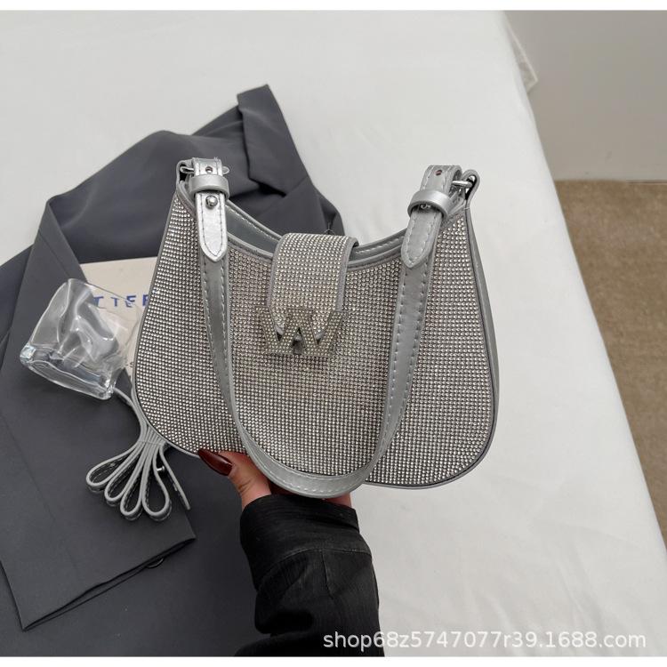 

French texture diamond-encrusted small bag women s fashion oblique span small square bag 2025 summer new niche underarm dinner bag срібний