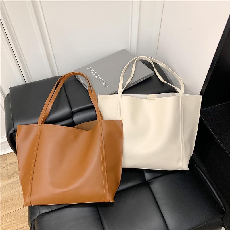 Autumn Women's Large Capacity Retro Commuter Tote - Versatile High-End Shoulder Bag