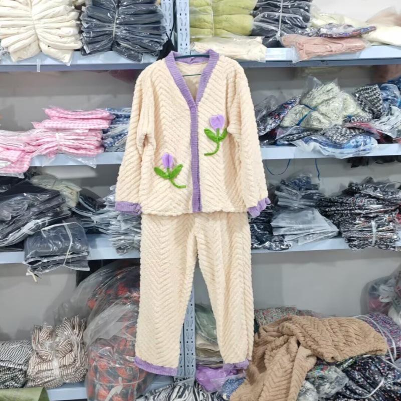 Women's Sweet Style Coral Fleece Pajamas Set with Rabbit Head Jacquard and Bowknot, Thickened for Autumn and Winter 2025.
