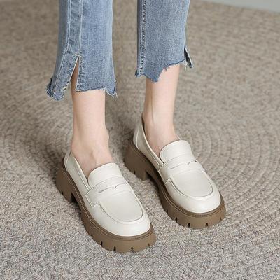 Loafer im britischen Stil mit Farbblockdesign und dicker Sohle für Damen: Retro-Plateauschuhe aus weichem Leder
