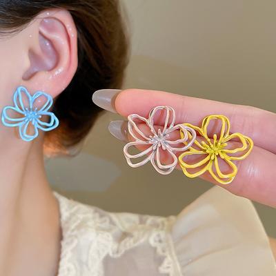 Spray Paint Hollow Flower Earrings Fashionable and Sweet Niche Design Personality High Sense Temperament Versatile Earrings Women