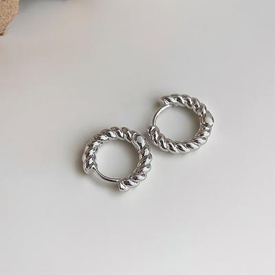 Kolczyki Koło z Rogu Cielęcego Proste Metalowe Skręcane Kolczyki Niszowe Personalizowane dla Kobiet