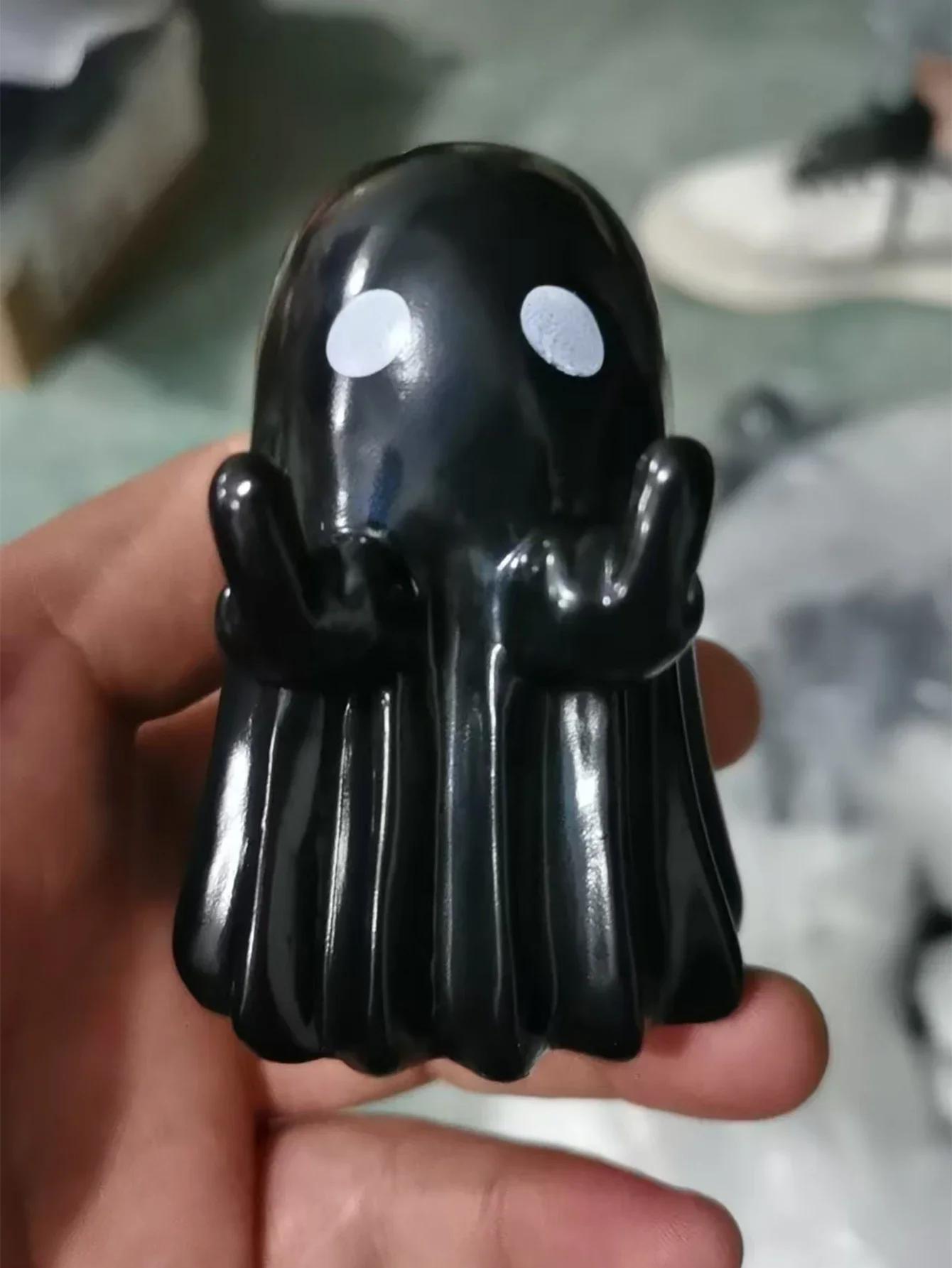 

Статуэтка призрака со средним пальцем Милая грубая фигурка призрака для декора стола Смешной оскорбительный офисный подарок Хэллоуин Домашние украшения для полки 1pcs чёрный