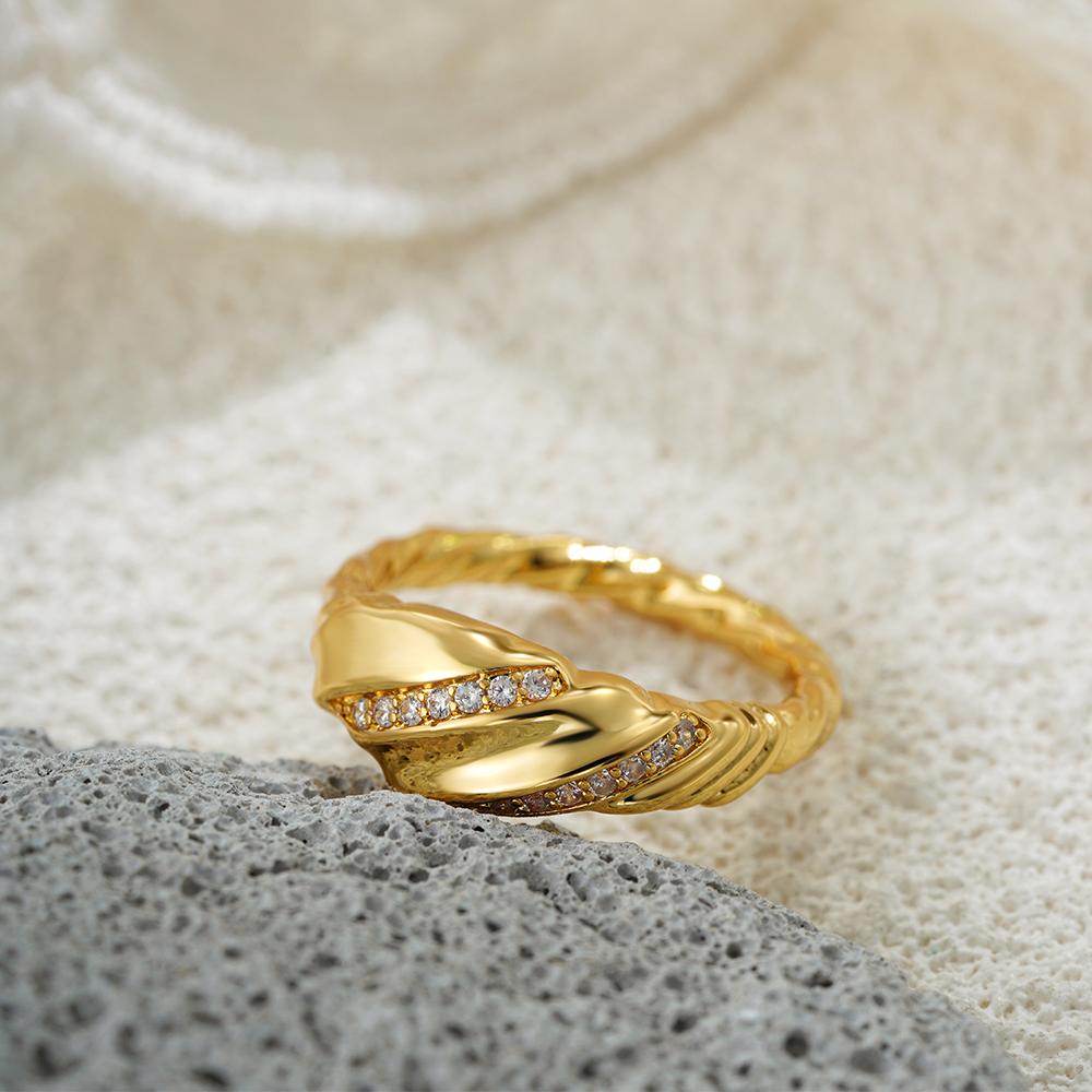 Fashion Stainless Steel Diamond Set Fried Dough Twists Women'S Ring 18K Gold Spiral Twist Ring Jewelry
