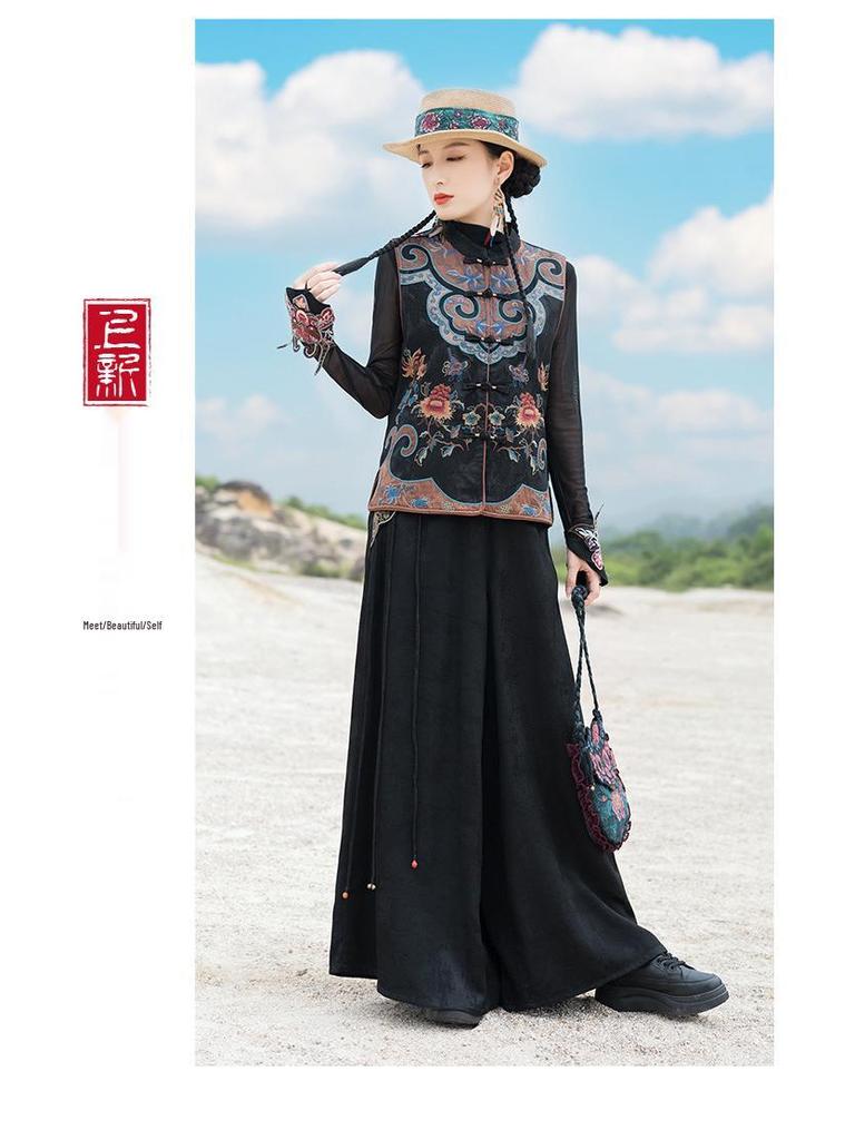 2025 Spring Ethnic Sleeveless Embroidered Cardigan Vest with Frog Buttons and Stand Collar for Women