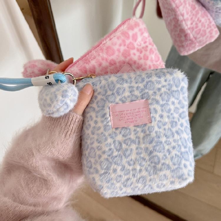Winter Leopards Pattern Makeup Pouches Portable Beauty Storage Case Girl Portable Sanitary Cotton Bag