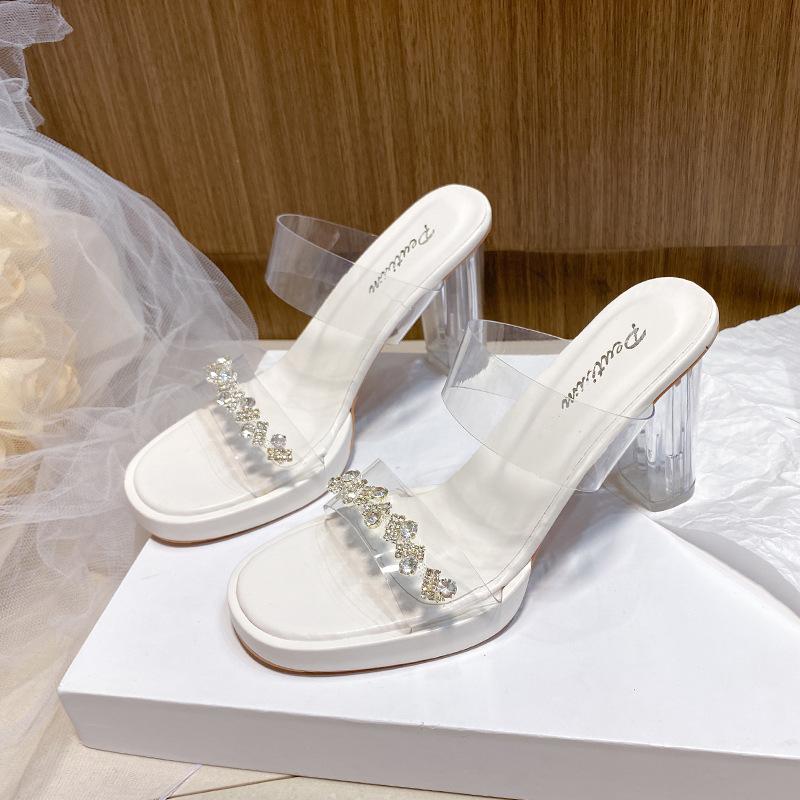

Прозрачные босоножки со стразами женские лето 2025 новинка уличная одежда толстый каблук высокий каблук фея слово с красивыми хрустальными шлепанцами 35