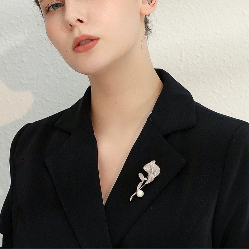 Luxury Temperament Calla Lily Brooch, High-end Women's Brooch, 2025 New High-end Exquisite Suit Accessories
