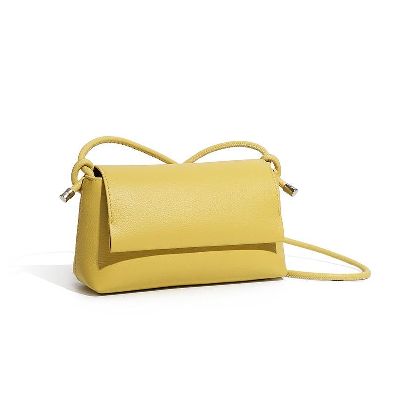 The First Layer of Soft Cowhide Versatile Messenger Bag, Genuine Leather Women's Bag, New Trendy Niche Single Shoulder Armpit Bag, Small Bag.