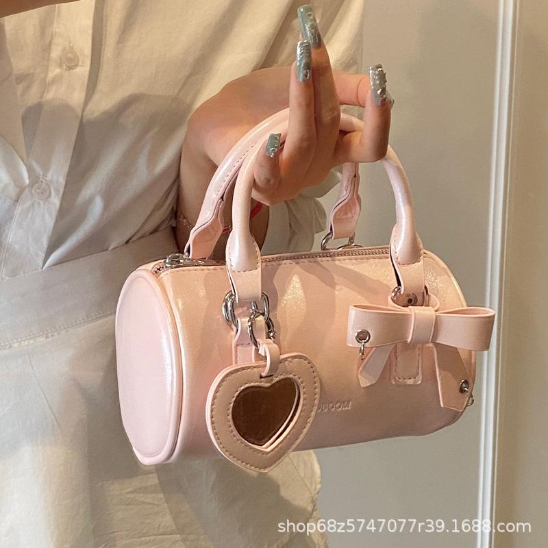 High-end Handbag 2025 New Niche Design One-shoulder Crossbody Bag Fashionable Foreign Style Commuter Pillow Bag