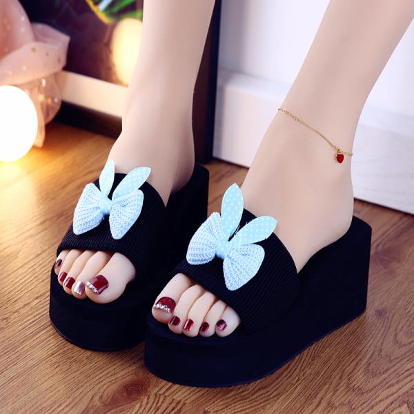 

Модная пляжная обувь тапочки женские летние роскошные шлепанцы пантофли на танкетке платформе сабо дизайнерские 2025 мягкие повседневные модные для отдыха 35