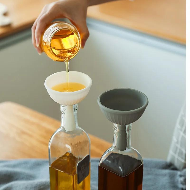 1PC Kitchen Silicone Funnel Splash Proof Does Not Stick To Oil Creative Multifunctional Food Grade Oil Leak Seasoning Plate