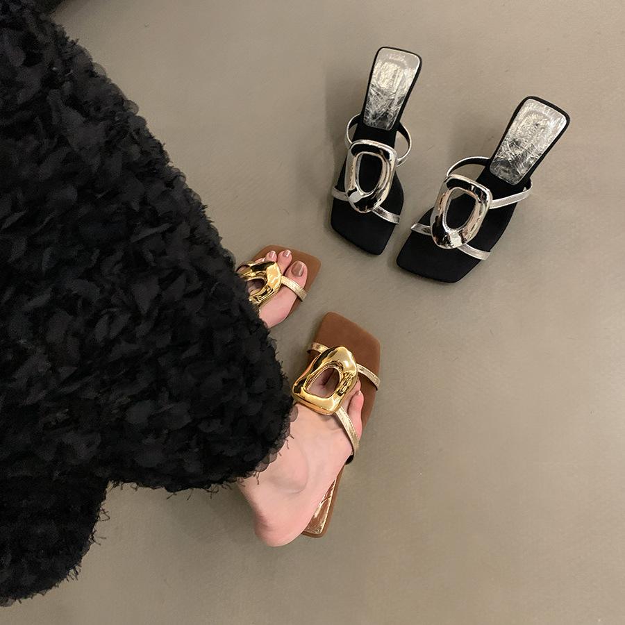 Niche high-heeled silver cool slippers fashionable outer wear 2025 new summer French temperament wedge heel with skirt sandals