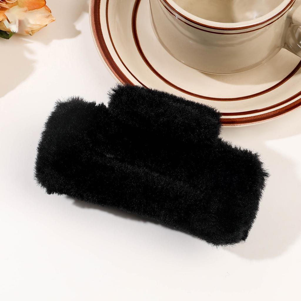 Furry Claw Clips Big Crab Hair Claw Girl Winter Ponytail Holder Large Imitation Plush Grab Cawl Clips For Women Hair Accessories