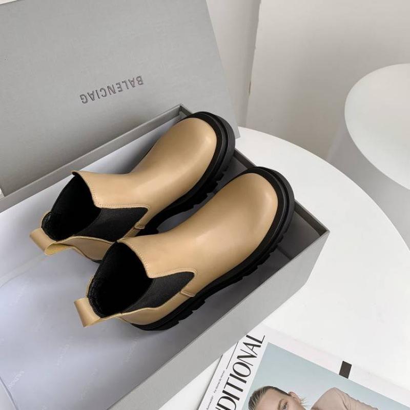 Autumn and winter round head solid color large size medium boots medium heel thick-soled leather boots sleeve non-slip women's boots new Martin boots