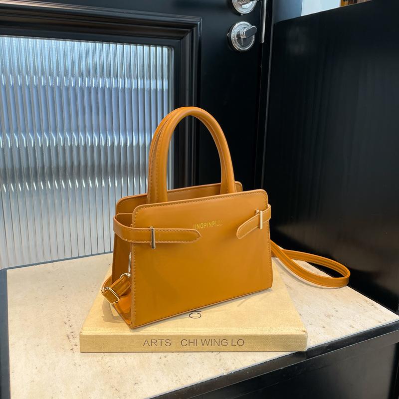 Summer fashion popular new commuter simple temperament solid color trend shoulder crossbody handbag