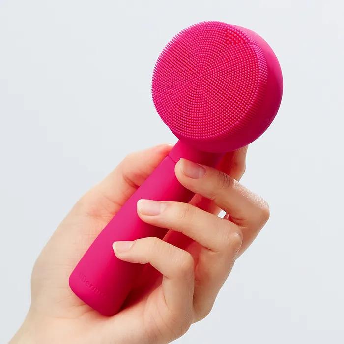 Welderma Extendable Vibration Face & Body Length-Adjustable Cleansing Shower Massage Brush