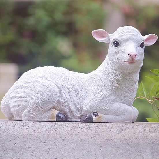 Statua di Pecora da Esterno, Scultura di Pecora in Resina per Giardino, Grazioso Ornamento di Agnello Realistico per Cortile Prato Fattoria Decorazione