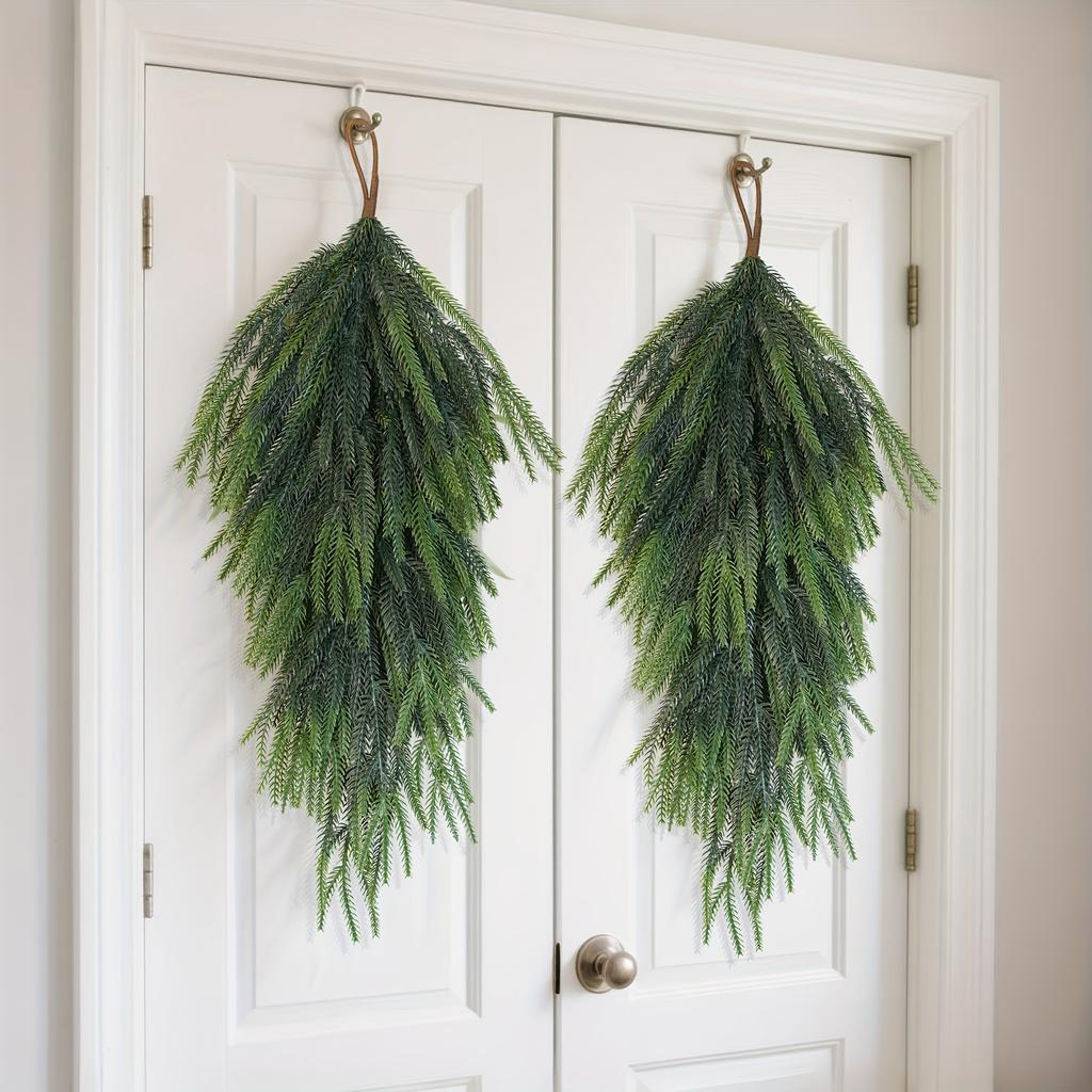 Artificial Pine Needle Teardrop Door Decor - Norfolk Green Teardrop Wreath Suitable for Outdoor Christmas Decoration On Doors