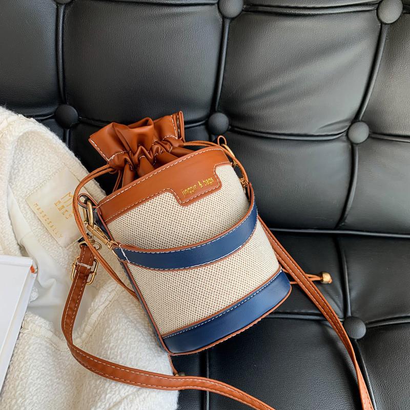 Stylish Retro Shoulder Bag 2023 Autumn Winter New Bag Women Casual Commuter Crossbody Bag Niche Simple Bucket Bag синий