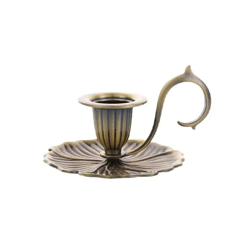 1PCS Retro Metal Taper Candle Holder European Retro Handheld Small Candlestick Crafts Bronze Table Candle Holder Home Decor