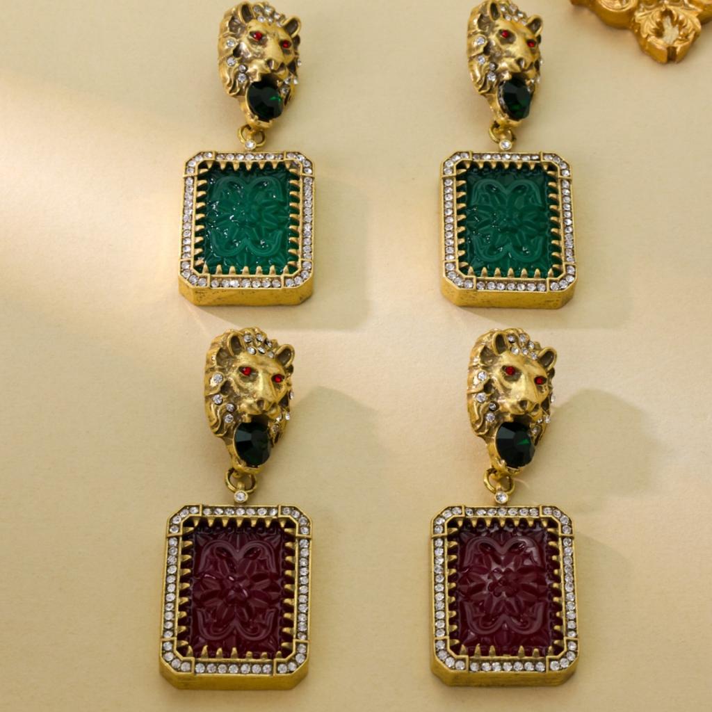 Vintage Antique Jewelry With A High-end Feel Featuring Retro Court Style Tiger Head Square Earrings. Studded Earrings